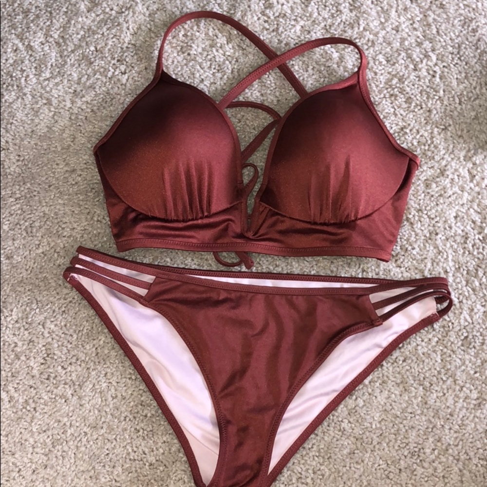 Bikini set ! Top: 34C / Bottoms: M